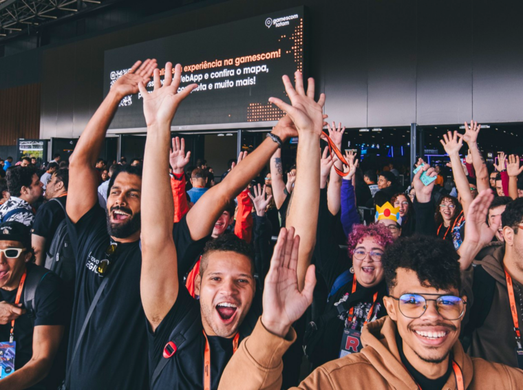 Público gamer reunido na gamescom latam em São Paulo, destacando a abertura das vendas de ingressos para a edição 2026.