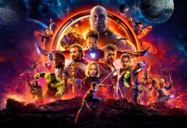 Reunião de heróis de Marvel Rivals em pose clássica dos Vingadores do MCU.