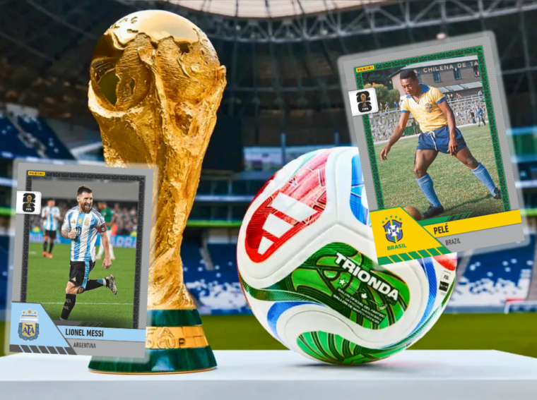 Detalhe das cartas colecionáveis Panini Prizm que acompanham o novo Monopoly da Copa do Mundo, mostrando estatísticas de atletas e lendas da FIFA.